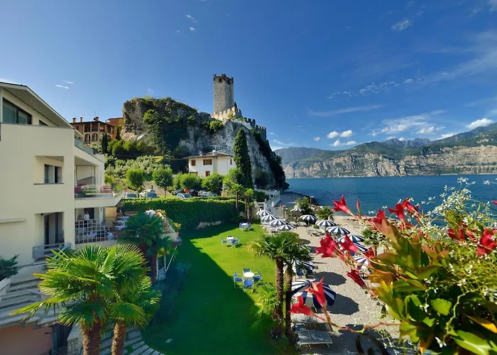 Hotel Castello Lake Front